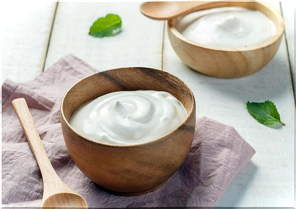 Yogurt is a food that can supplement the diet of people with chronic fatigue syndrome.