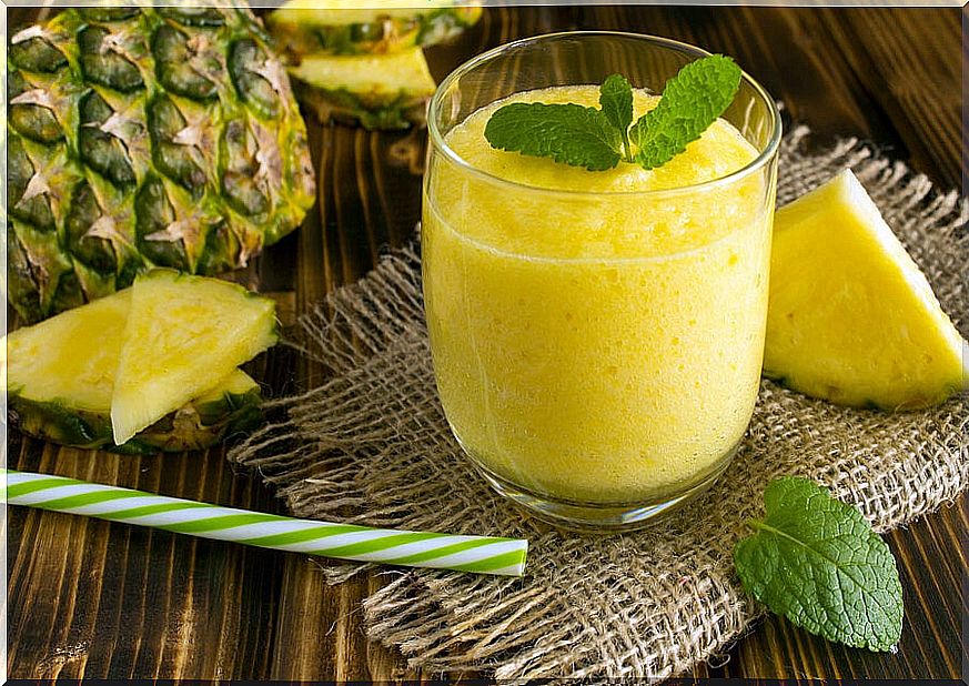 Pineapple Oatmeal Smoothie