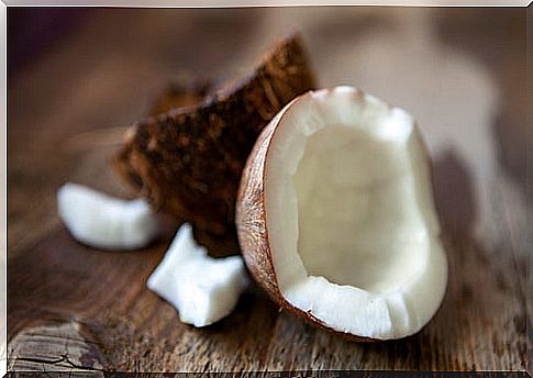 Coconut milk is useful against wounds in the mouth. 