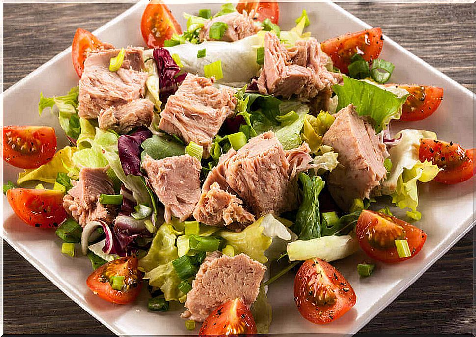 Tuna, avocado and tomato salad