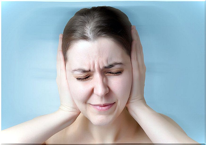 Woman with tinnitus crisis