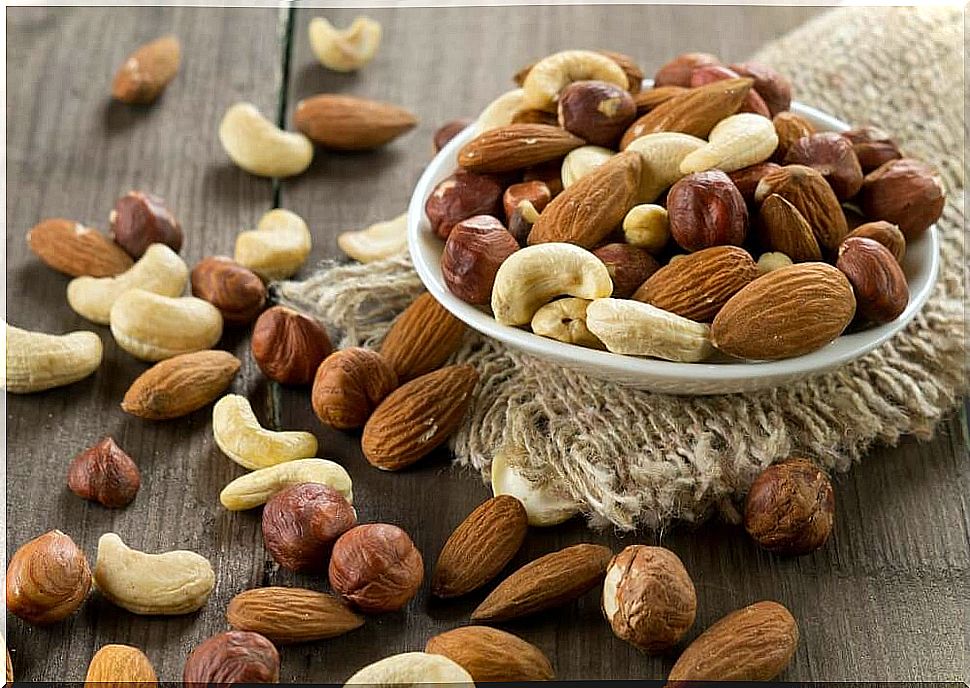 Why eat nuts to lose weight.